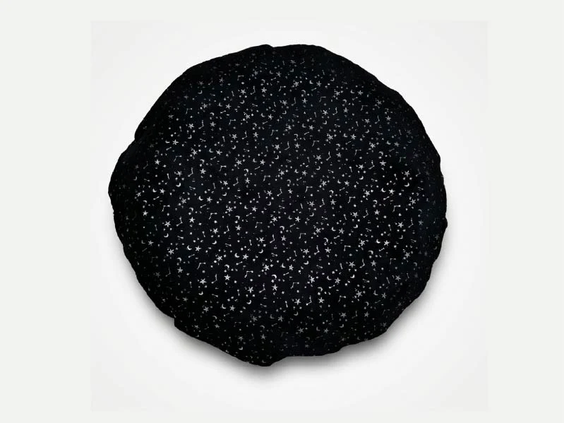 Cama Circular Funda Negra con detalles Plateados 60 cm.. Patitas que Aman